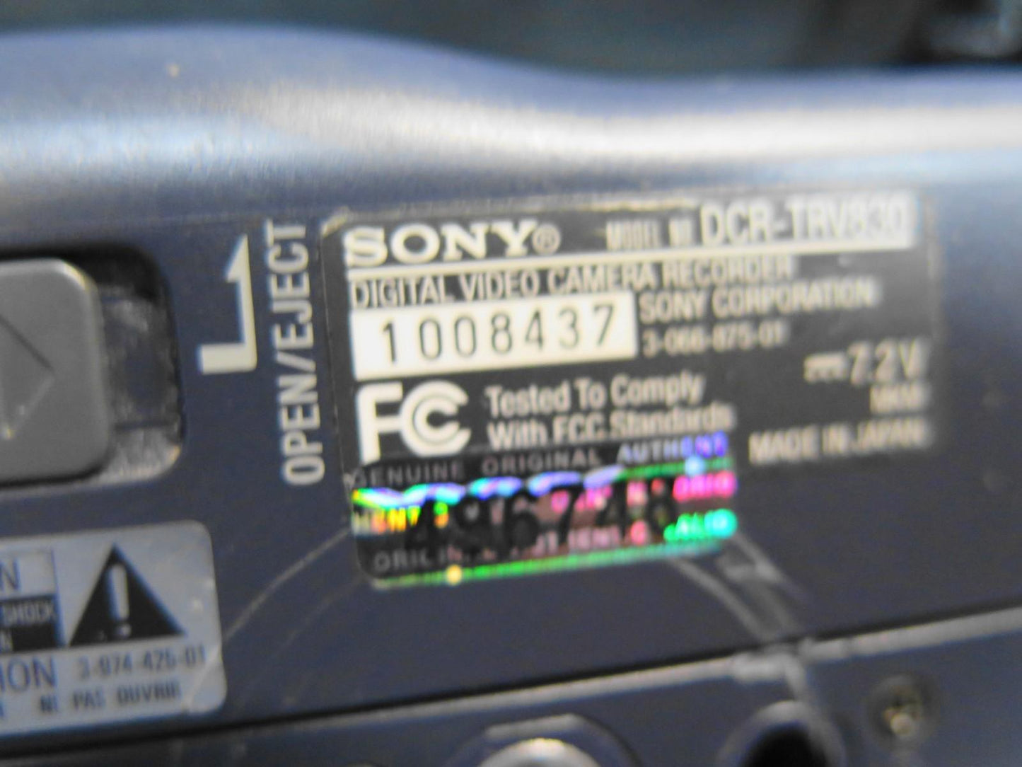 Sony DCR-TRV830 Digital8 Camcorder w/ Video Transfer Cables - *SERVICED*