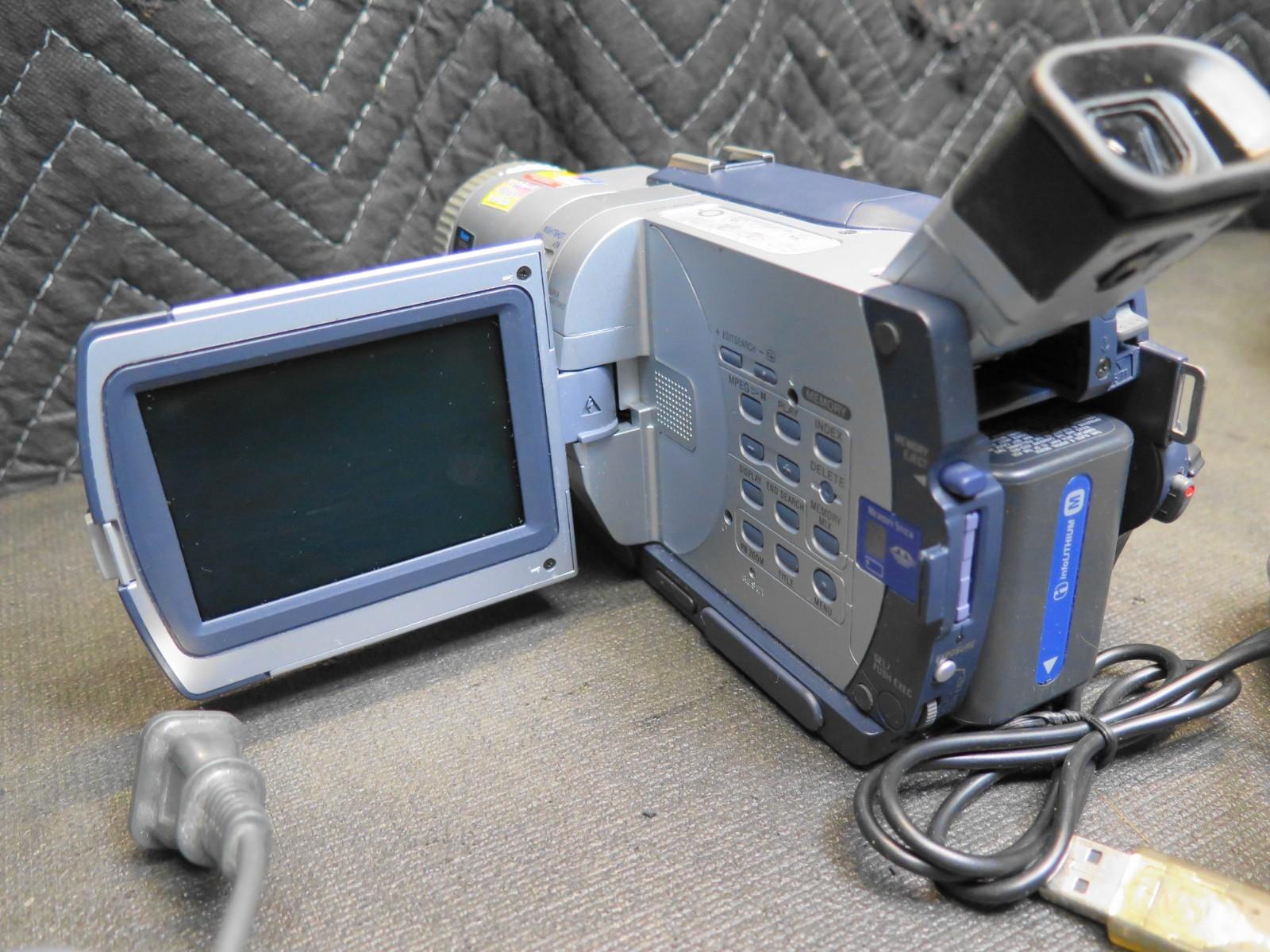 Sony DCR-TRV830 Digital8 Camcorder w/ Video Transfer Cables - *SERVICED*