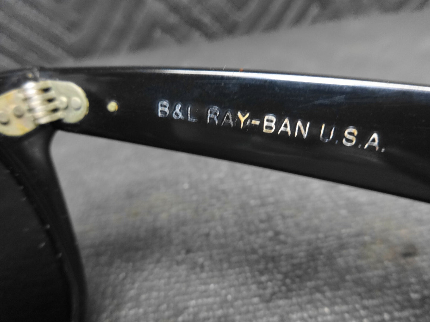VINTAGE B&L RAY-BAN MADE IN USA L1724 G15 UV GLOSSY BLACK WAYFARER II SUNGLASSES