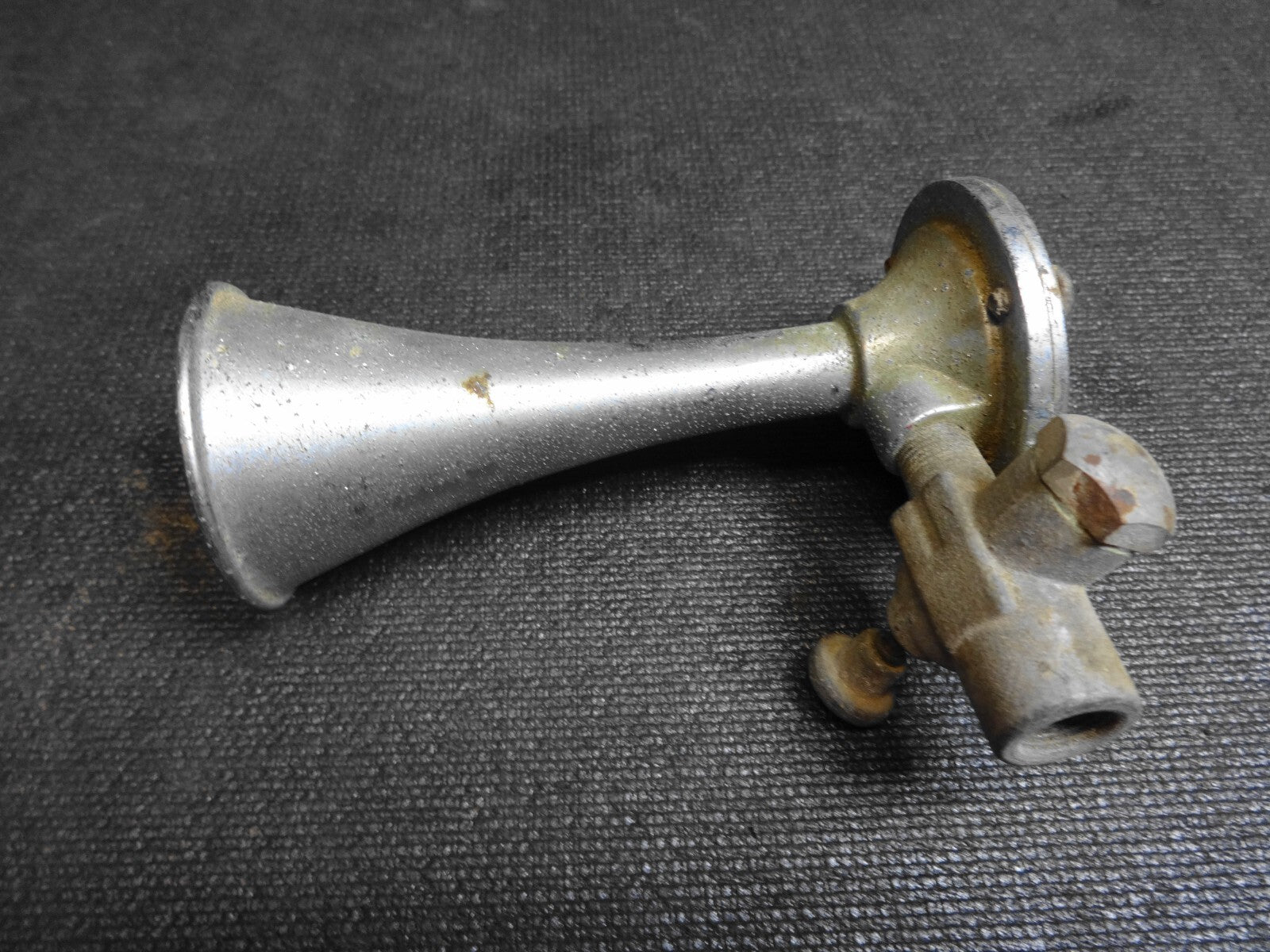 Vintage Grover Products Mighty Midget 4 1/2" portable air horn Chris Craft
