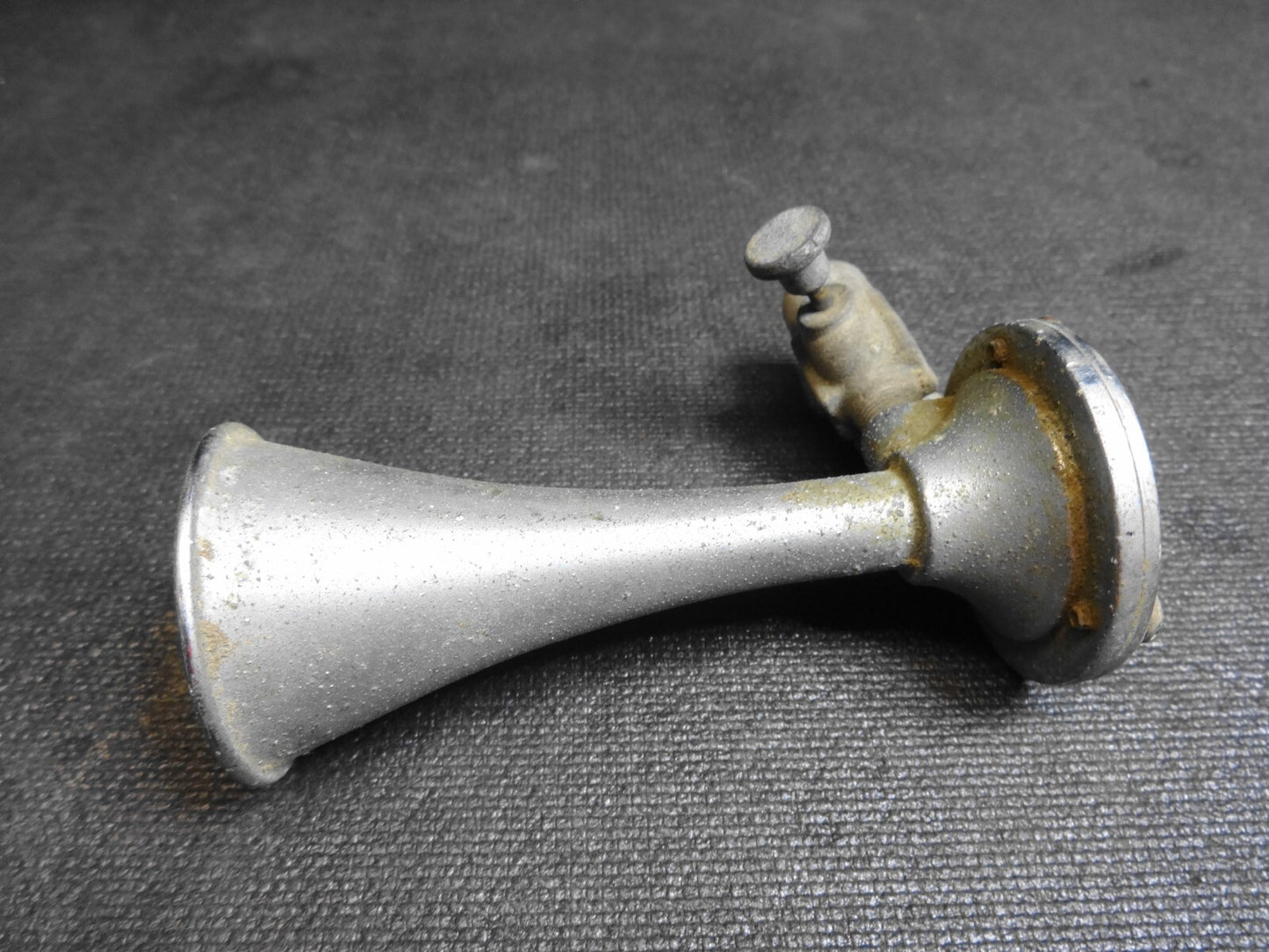 Vintage Grover Products Mighty Midget 4 1/2" portable air horn Chris Craft