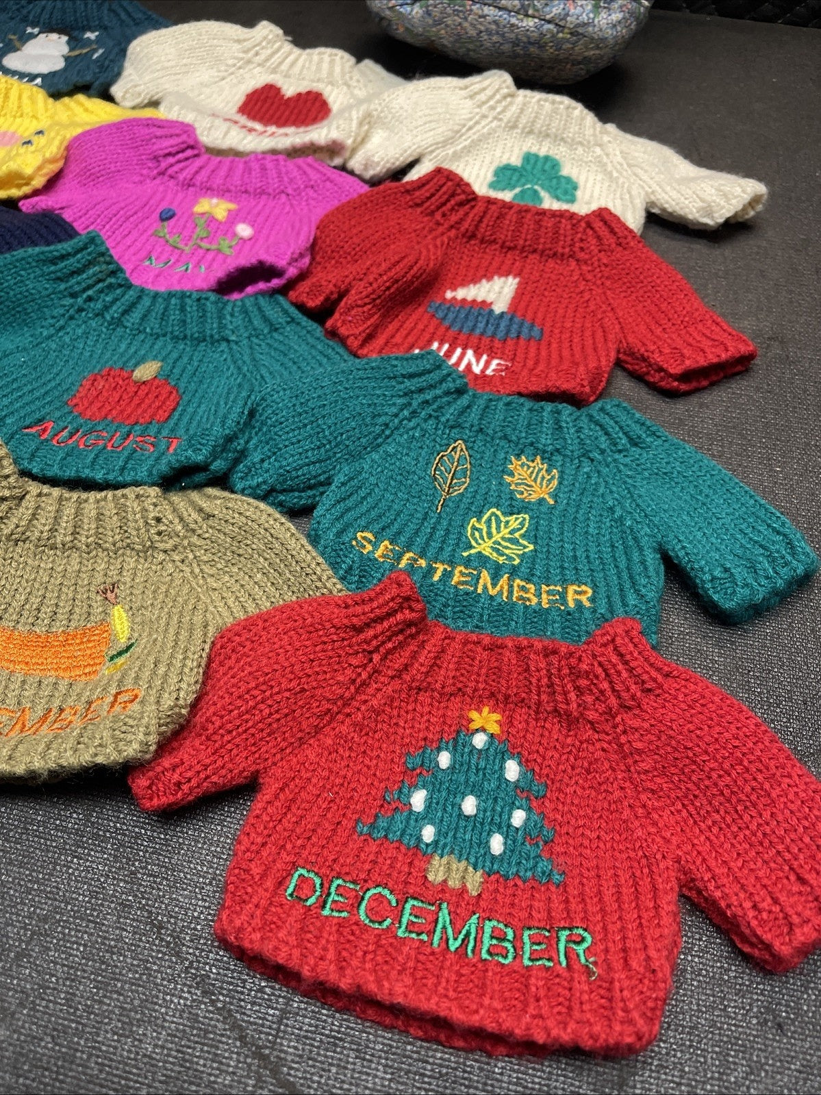 12 Vintage Boyds Bear Sweaters Of The Month