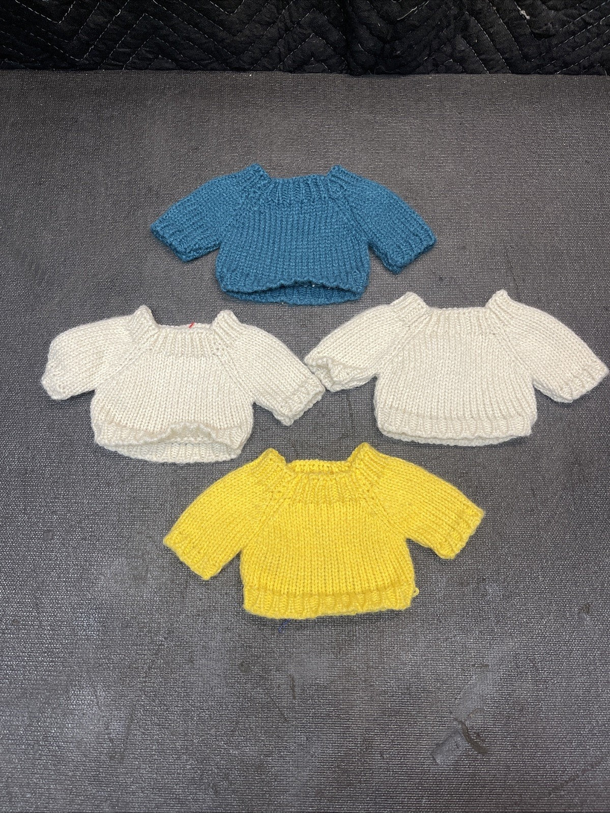 12 Vintage Boyds Bear Sweaters Of The Month