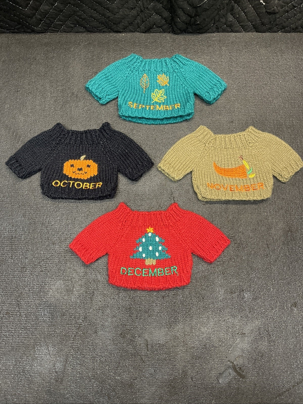 12 Vintage Boyds Bear Sweaters Of The Month