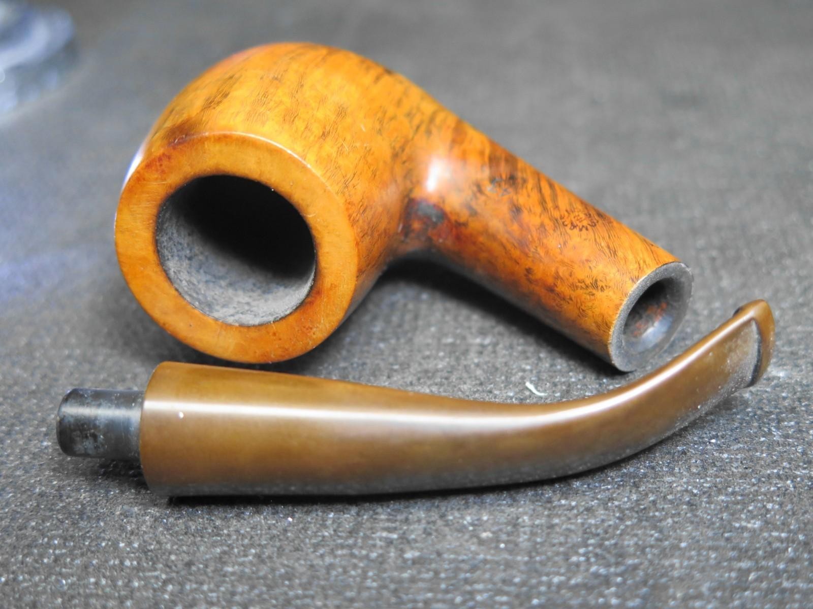 Comoys Blue Riband 43 Bent Billiard Tobacco Pipe