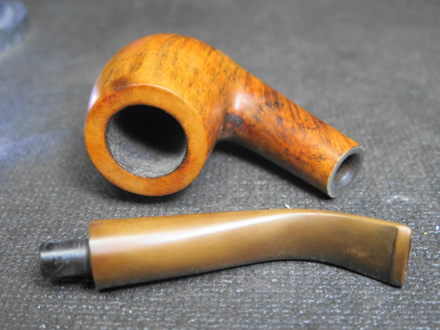 Comoys Blue Riband 43 Bent Billiard Tobacco Pipe