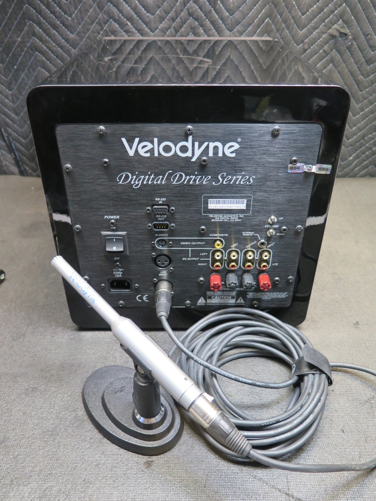 VELODYNE DD10BG DIGITAL DRIVE SERIES DD10BG Subwoofer w/ Calibration Microphone