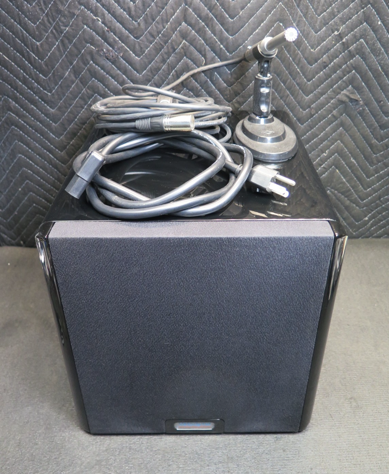 VELODYNE DD10BG DIGITAL DRIVE SERIES DD10BG Subwoofer w/ Calibration Microphone