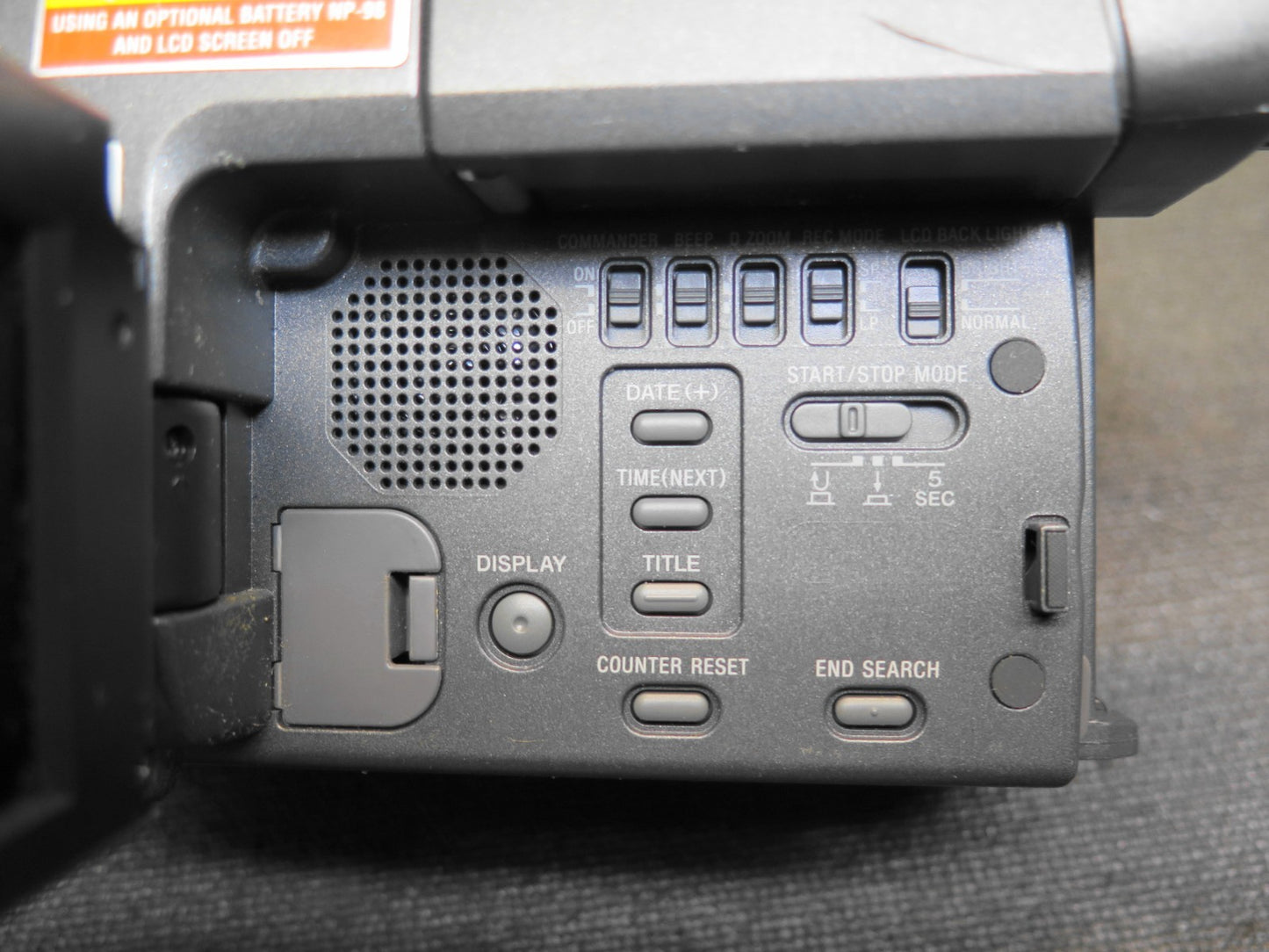 Sony Handycam CCD-TRV112 Video8 Camcorder - Battery, Remote, Video Transfer Cord
