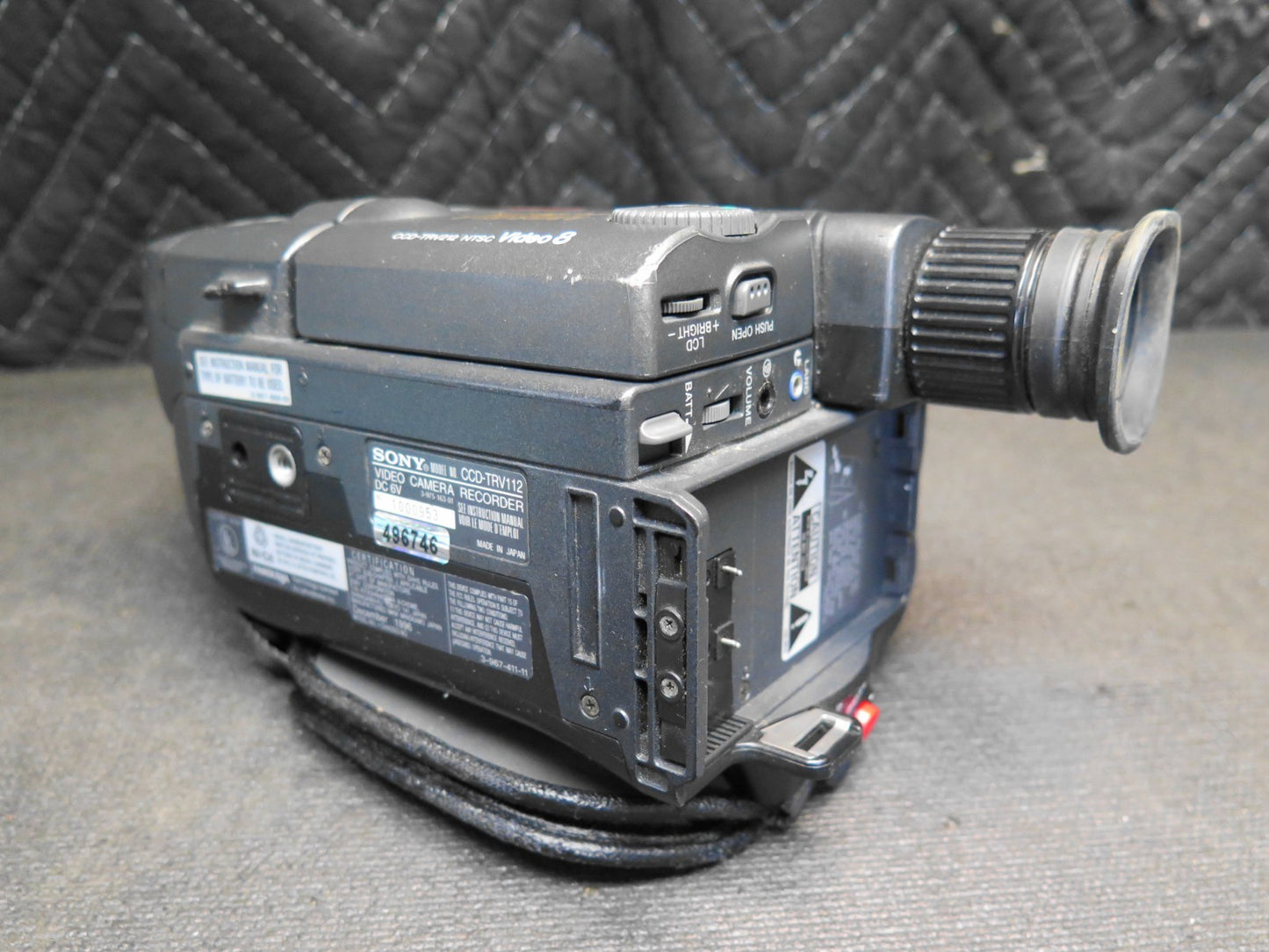 Sony Handycam CCD-TRV112 Video8 Camcorder - Battery, Remote, Video Transfer Cord