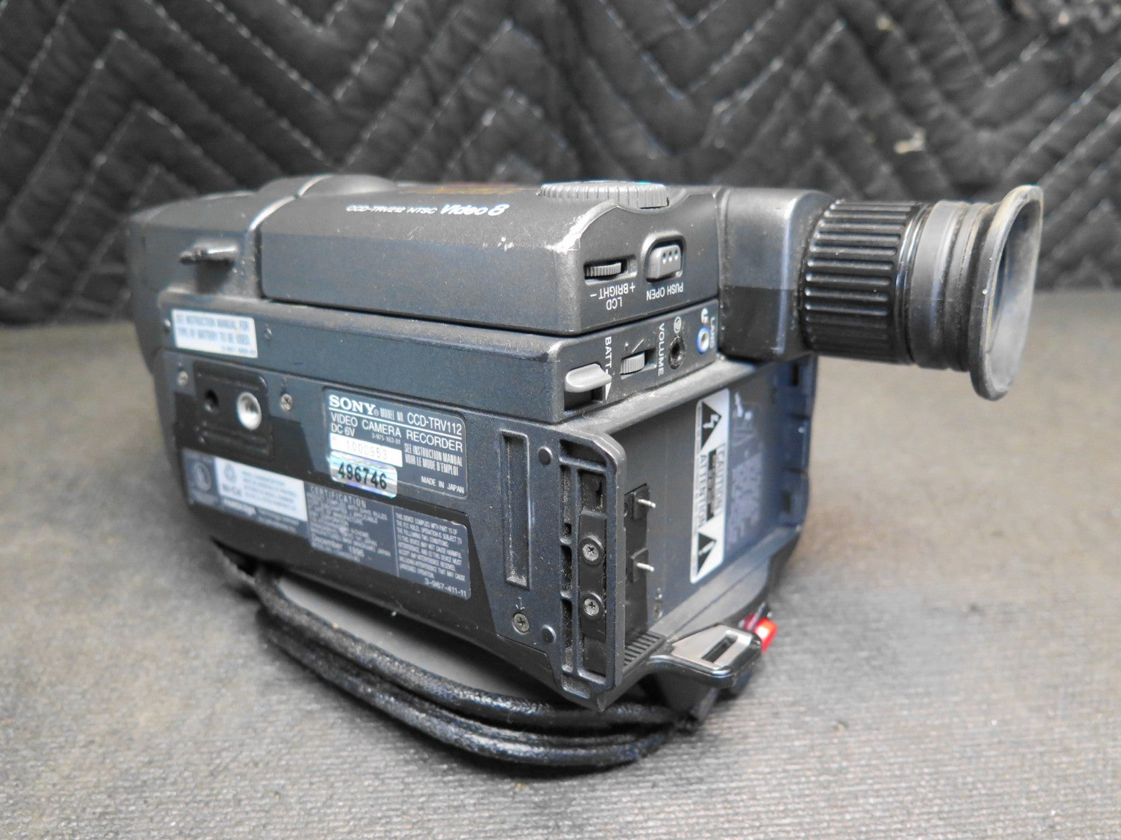 Sony Handycam CCD-TRV112 Video8 Camcorder - Battery, Remote, Video Transfer Cord