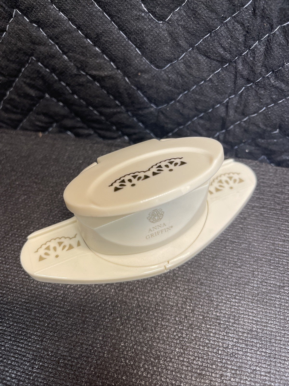 Anna Griffin Decorative Border Punch 2