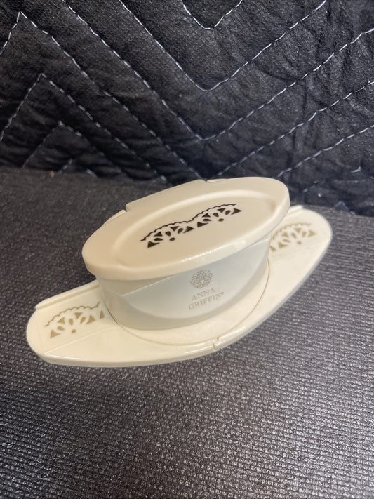 Anna Griffin Decorative Border Punch 2