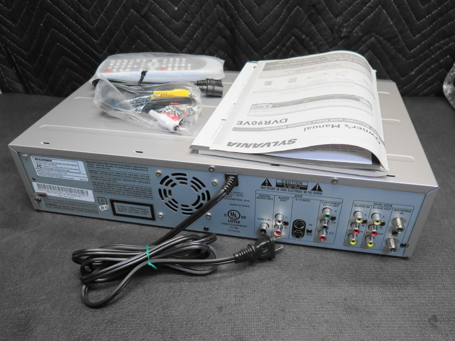 Sylvania DVR90VF DVD VCR Combo Player DVD Recorder MADE BY FUNAI
