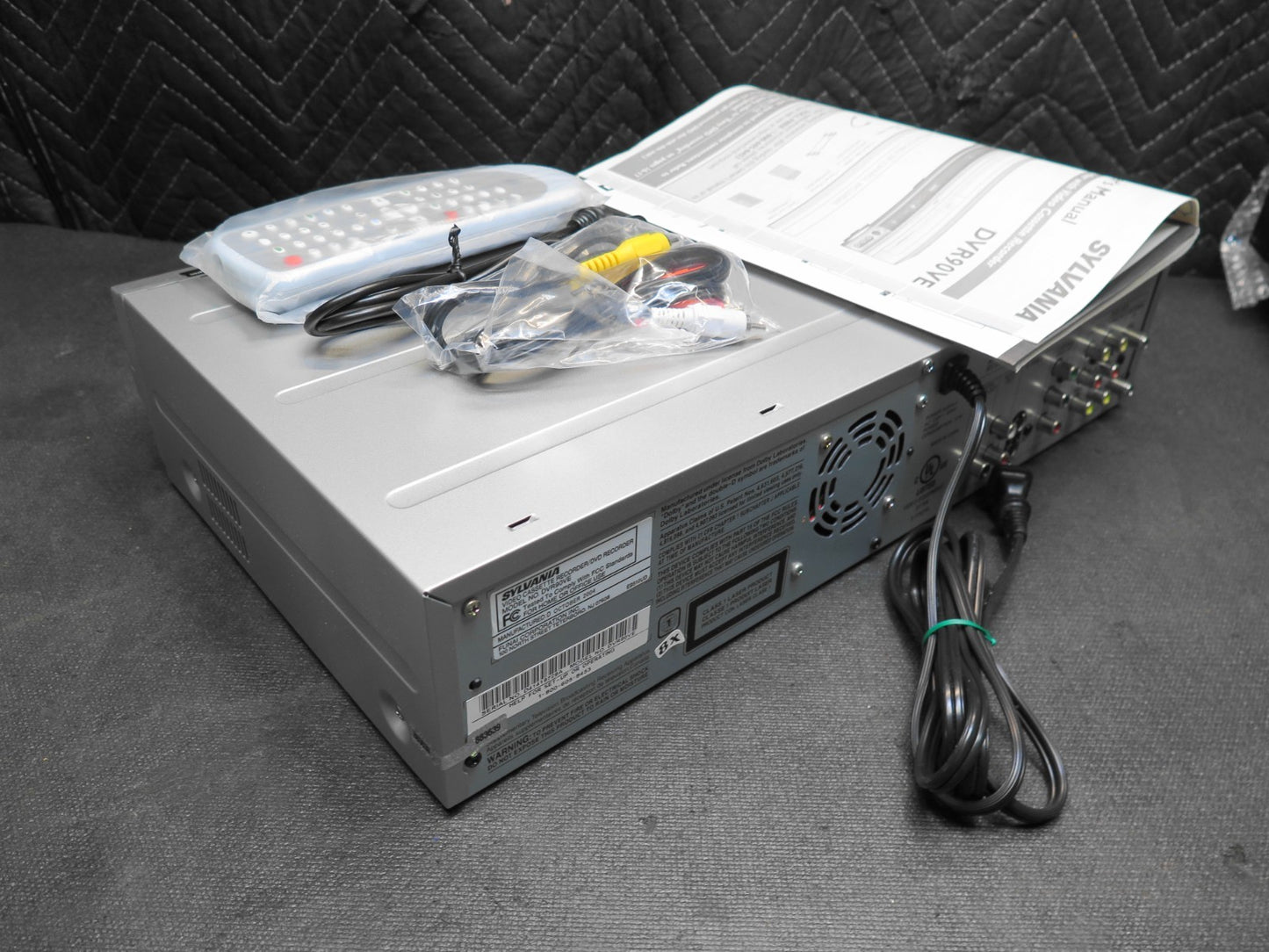 Sylvania DVR90VF DVD VCR Combo Player DVD Recorder MADE BY FUNAI
