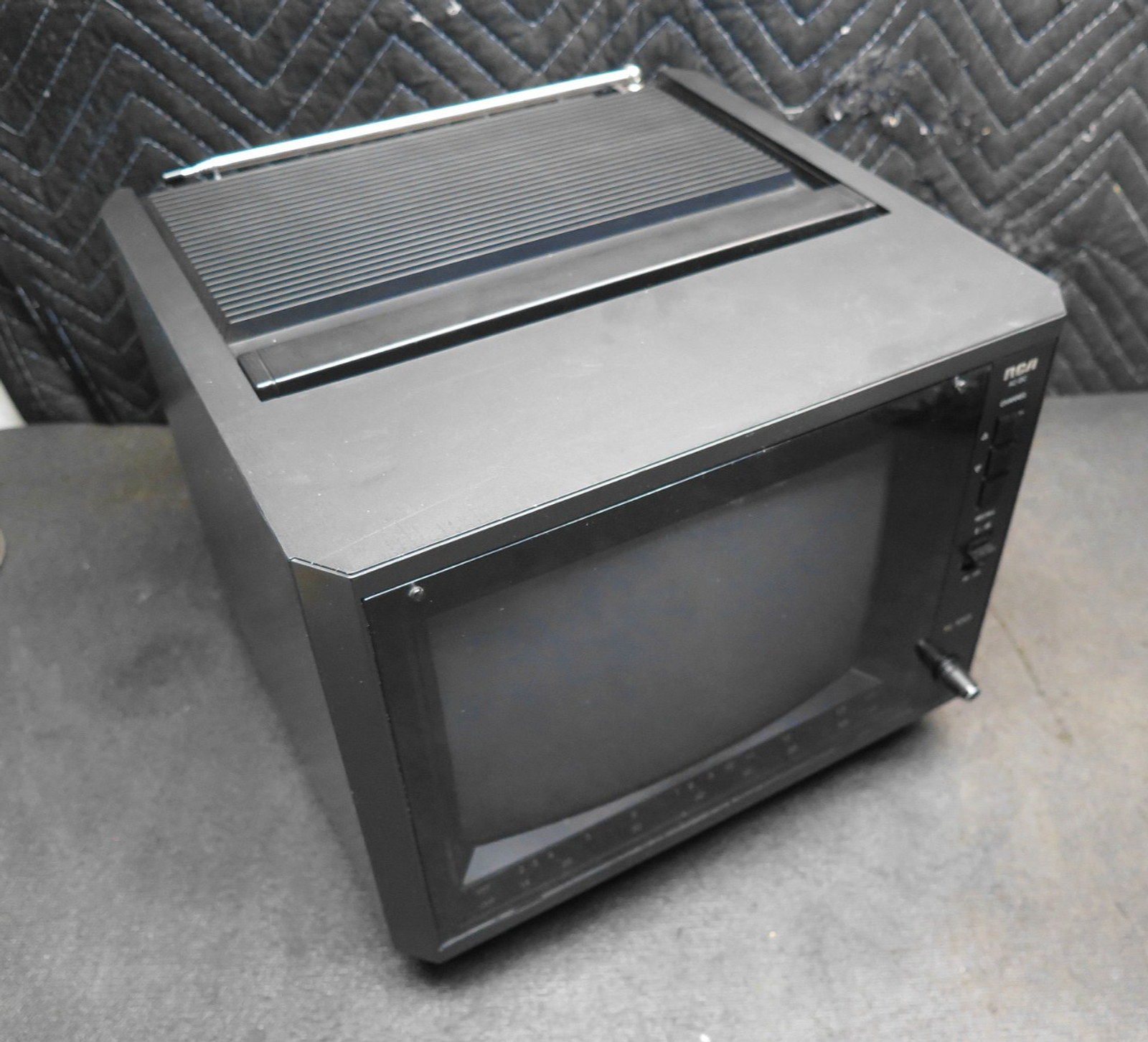 Vintage 1986 RCA XL-100 Model EHR295E 9” CRT TV Retro Gaming No Remote  👀 VIDEO