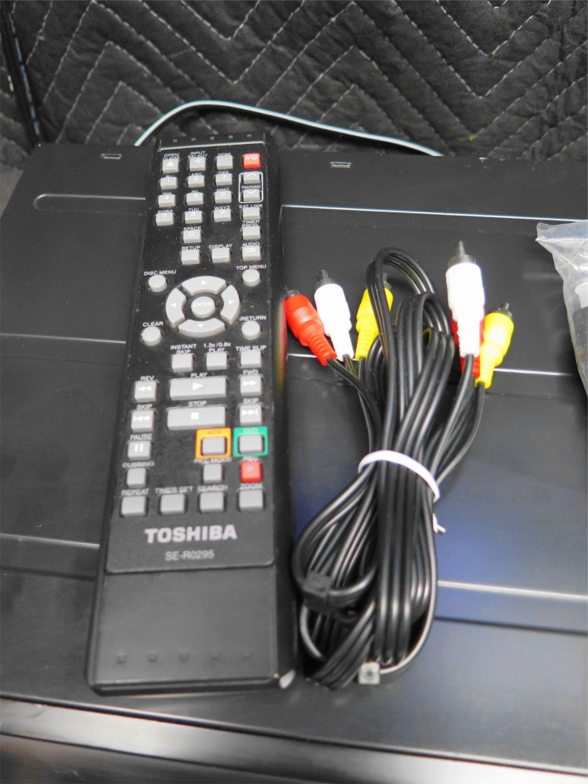 Toshiba DVR620KU DVD VHS Recorder Combo w/ Remote 1080p Upconversion *SERVICED*