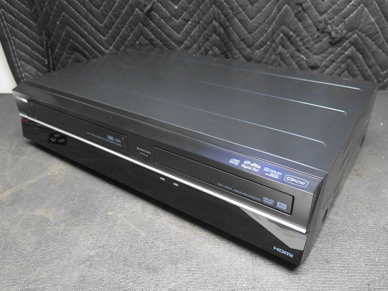Toshiba DVR620KU DVD VHS Recorder Combo w/ Remote 1080p Upconversion *SERVICED*