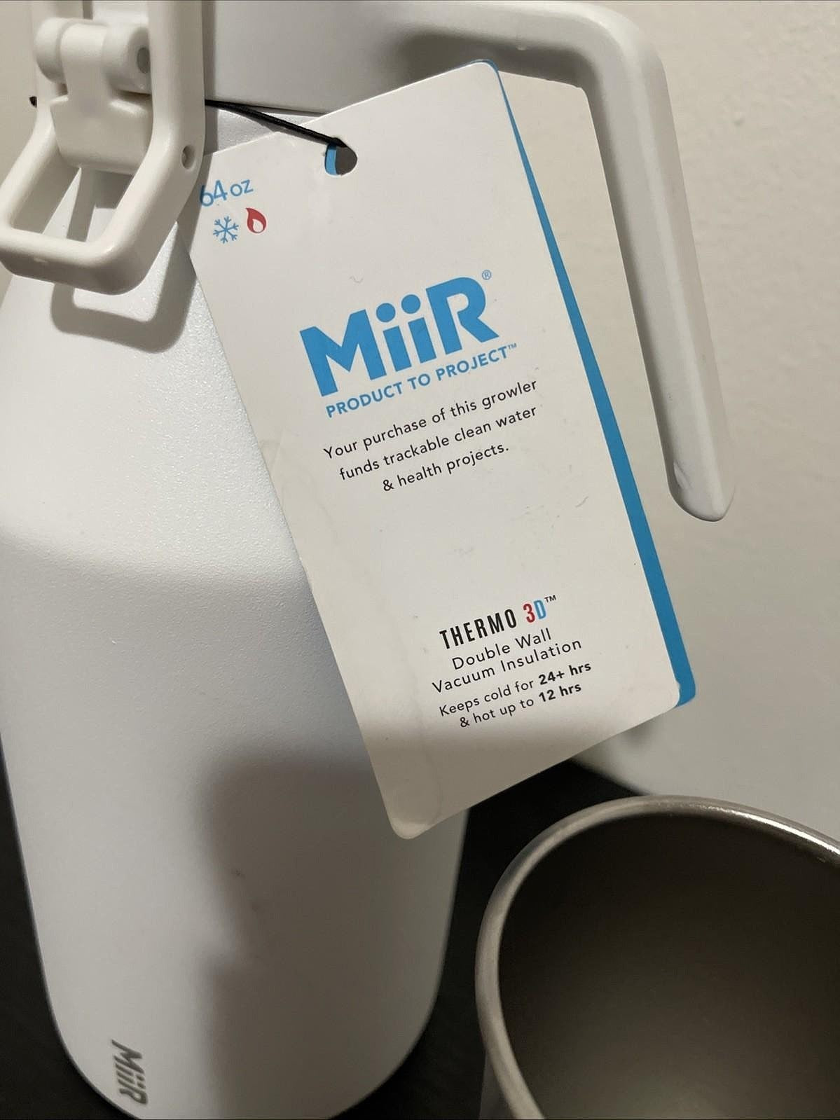 MiiR White Stainless Steel Insulated 64 oz Growler Matching Stainless Cup *READ*
