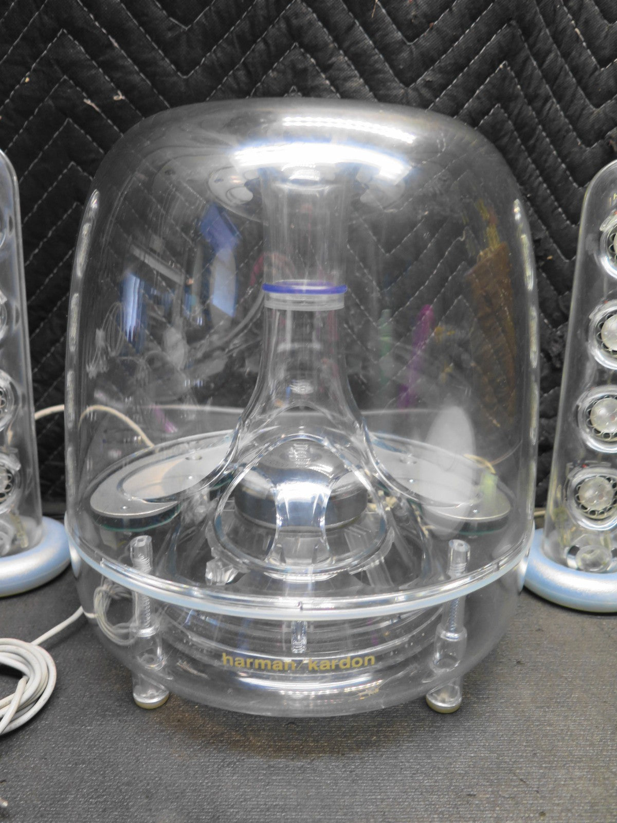 Harman Kardon SoundSticks II Subwoofer w/ 2 Satellites & Charger