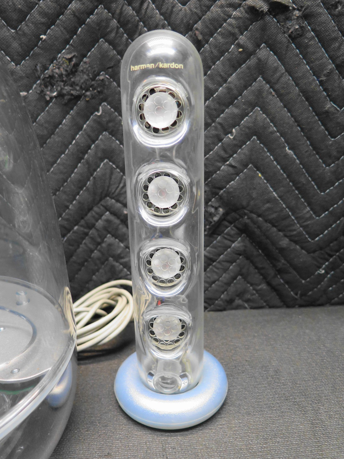 Harman Kardon SoundSticks II Subwoofer w/ 2 Satellites & Charger