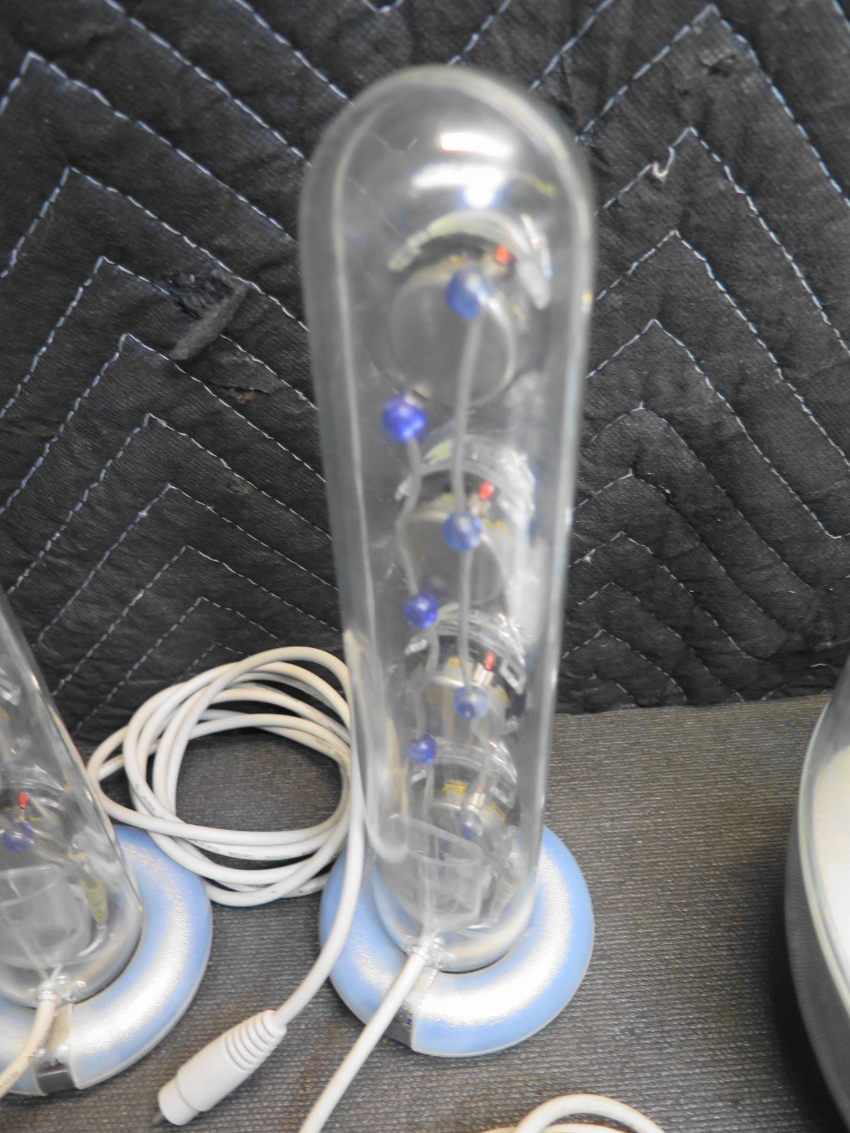 Harman Kardon SoundSticks II Subwoofer w/ 2 Satellites & Charger