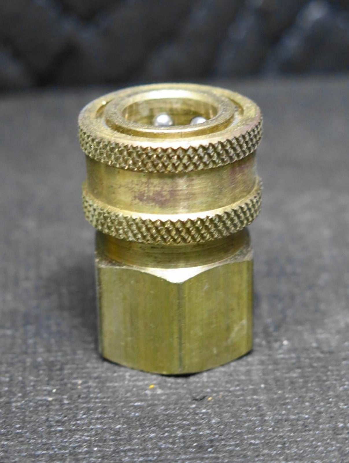 Amflo CTS6 CST6B Straight Thru Design x 3/8" FNPT Brass Coupler