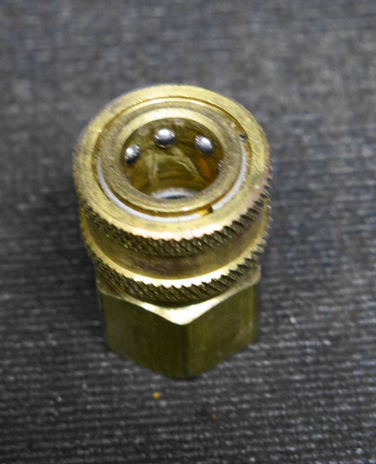 Amflo CTS6 CST6B Straight Thru Design x 3/8" FNPT Brass Coupler