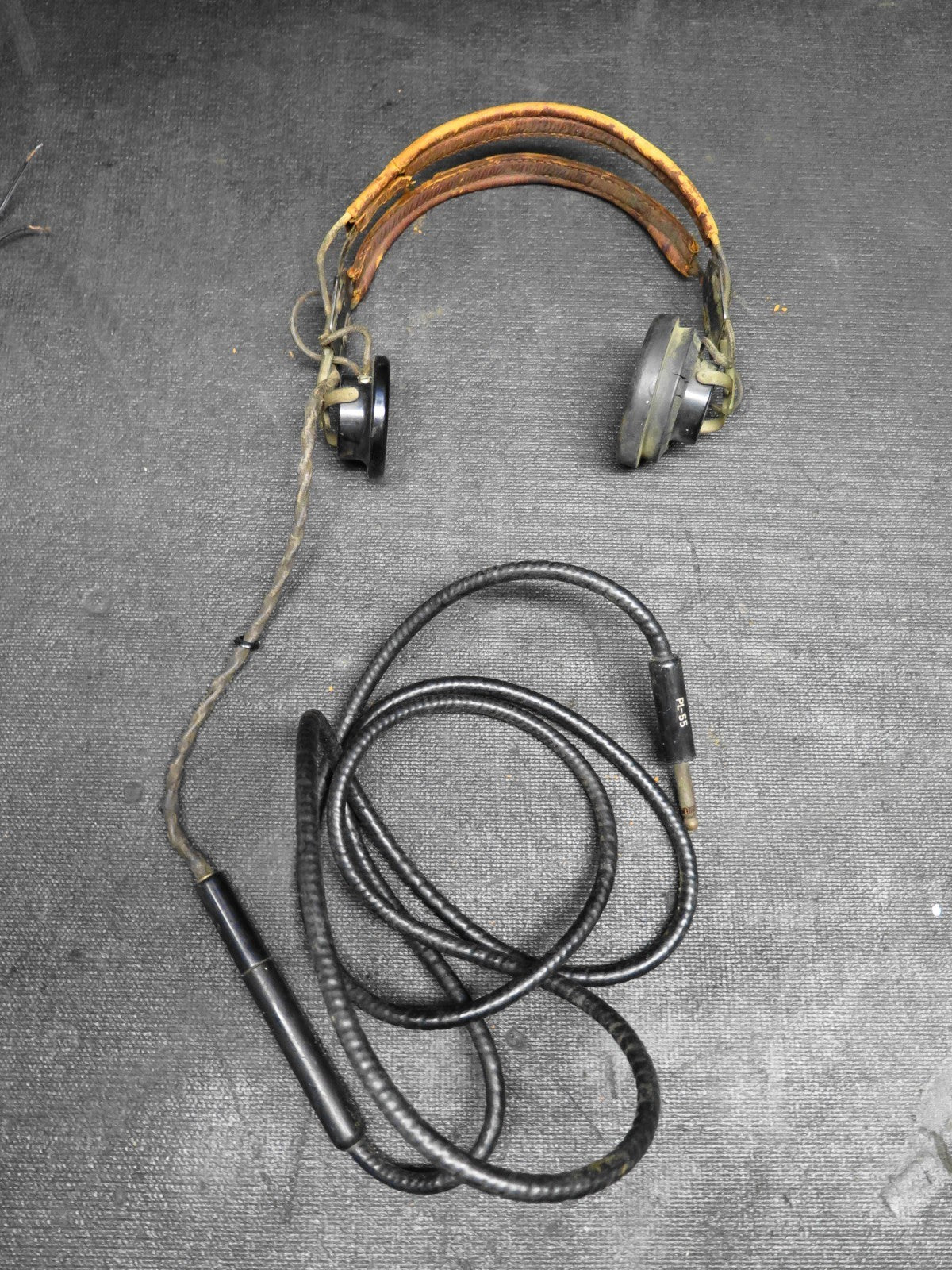 WWII USAAF Early War Pilot Headset w/ R-14 Receivers w/  Extension