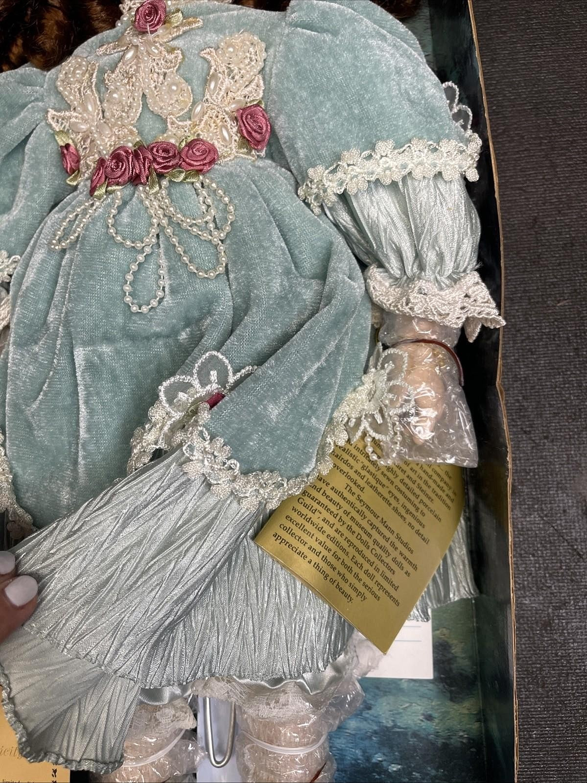 Seymour Mann dolls connoisseur collection “Julie” Plus Doll Stand NOS *Read*