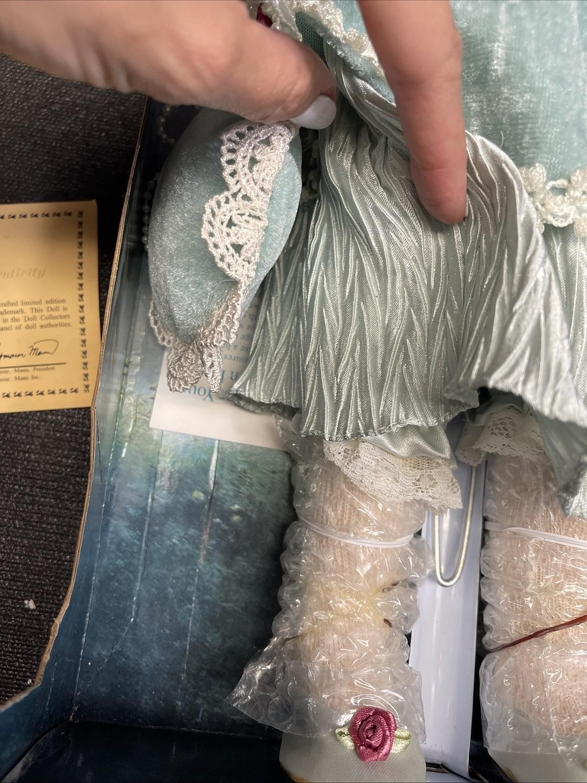 Seymour Mann dolls connoisseur collection “Julie” Plus Doll Stand NOS *Read*