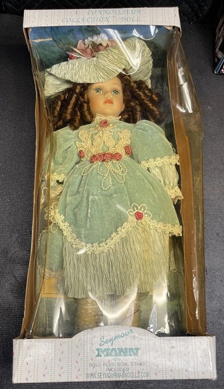 Seymour Mann dolls connoisseur collection “Julie” Plus Doll Stand NOS *Read*