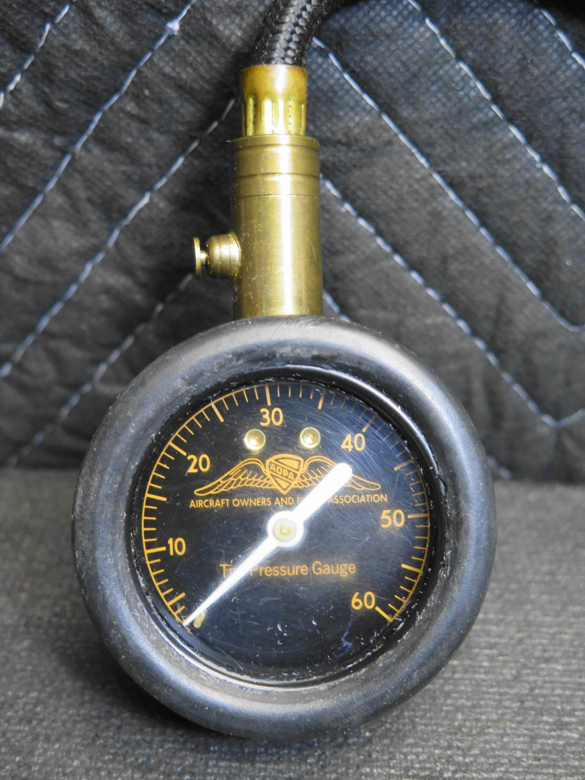 VINTAGE AIRCRAFT OWNERS AND PILOTS ASSOCIATION TIRE PRESSURE GAUGE - AOPA
