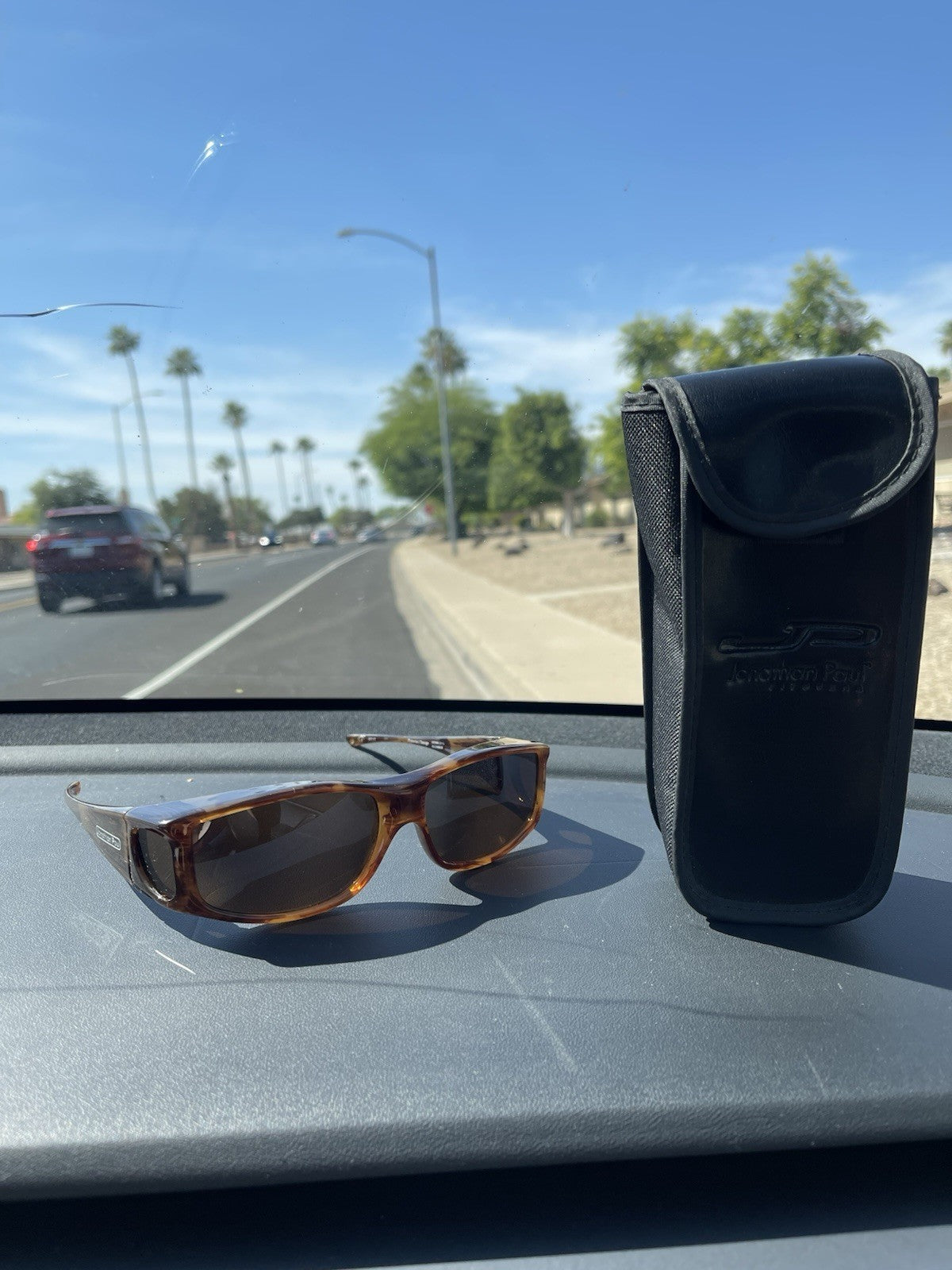 Jonathan Paul Fitovers JETT 002A Polarized UV 400 Sunglasses - READ - W/case