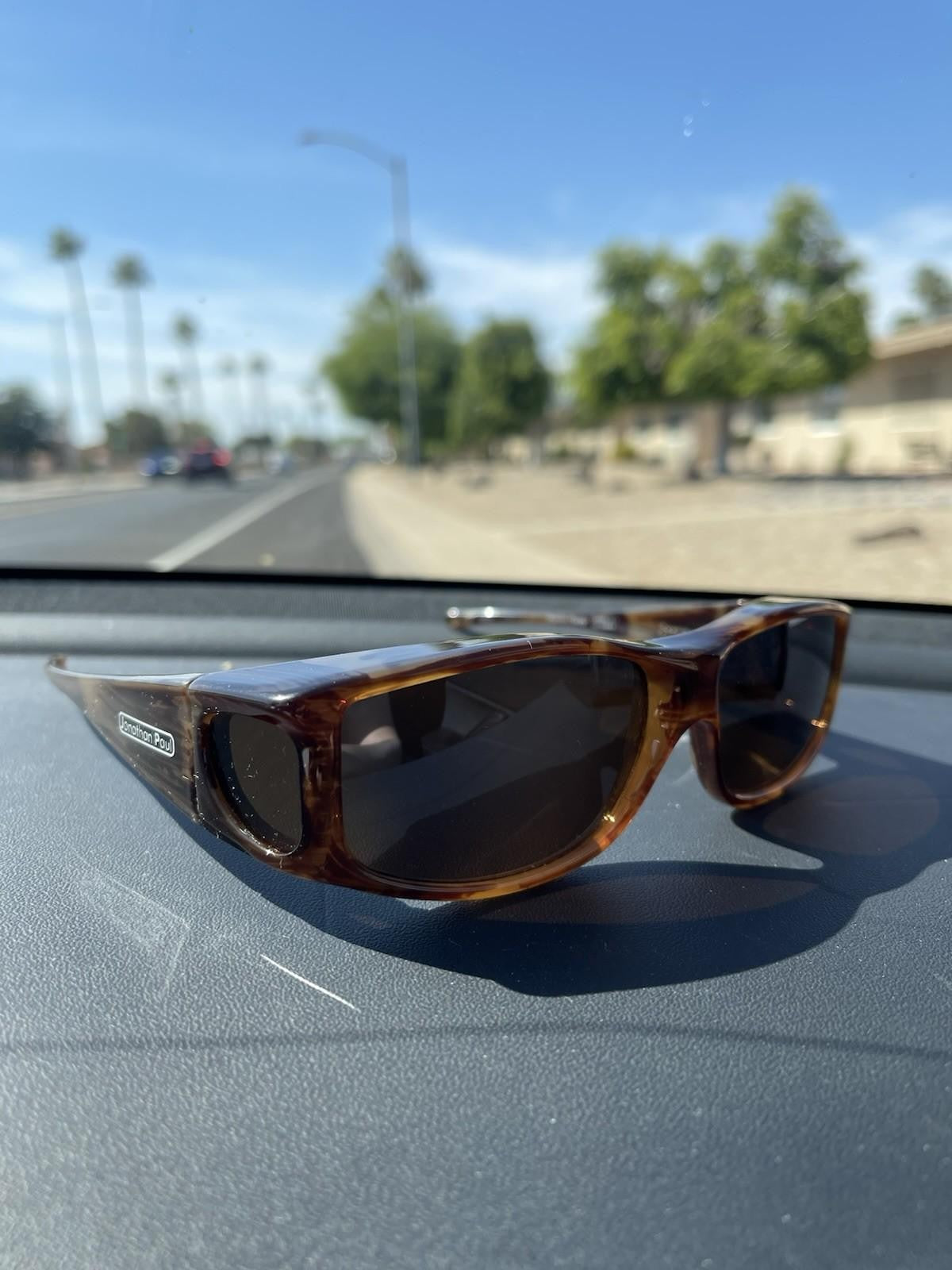 Jonathan Paul Fitovers JETT 002A Polarized UV 400 Sunglasses - READ - W/case