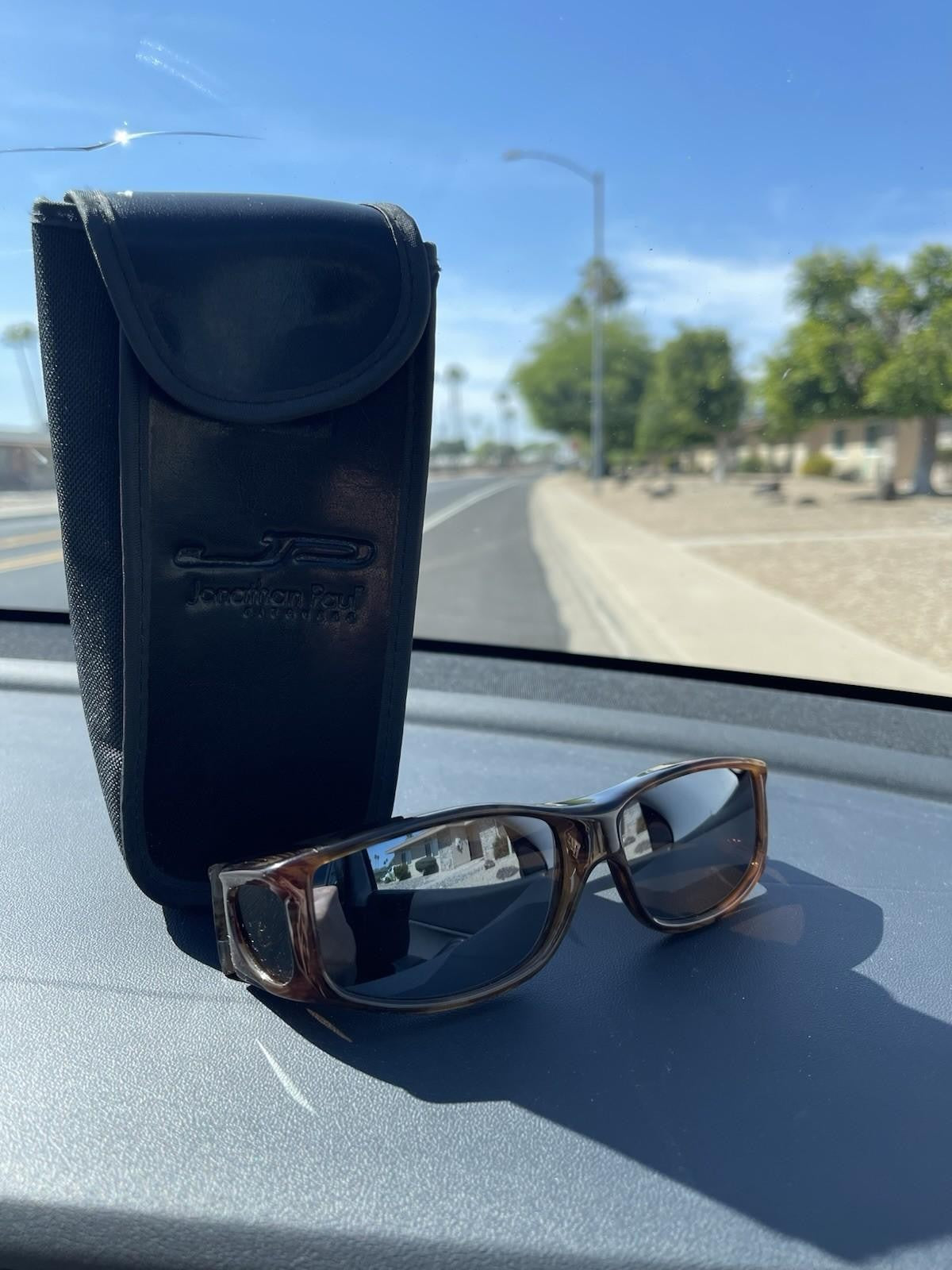 Jonathan Paul Fitovers JETT 002A Polarized UV 400 Sunglasses - READ - W/case