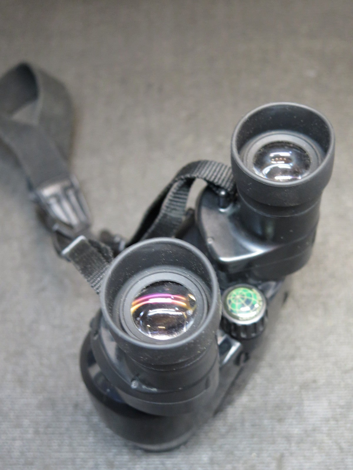 Canon 10x30 IS Image Stabilizer Binoculars with Case and Strap - Working