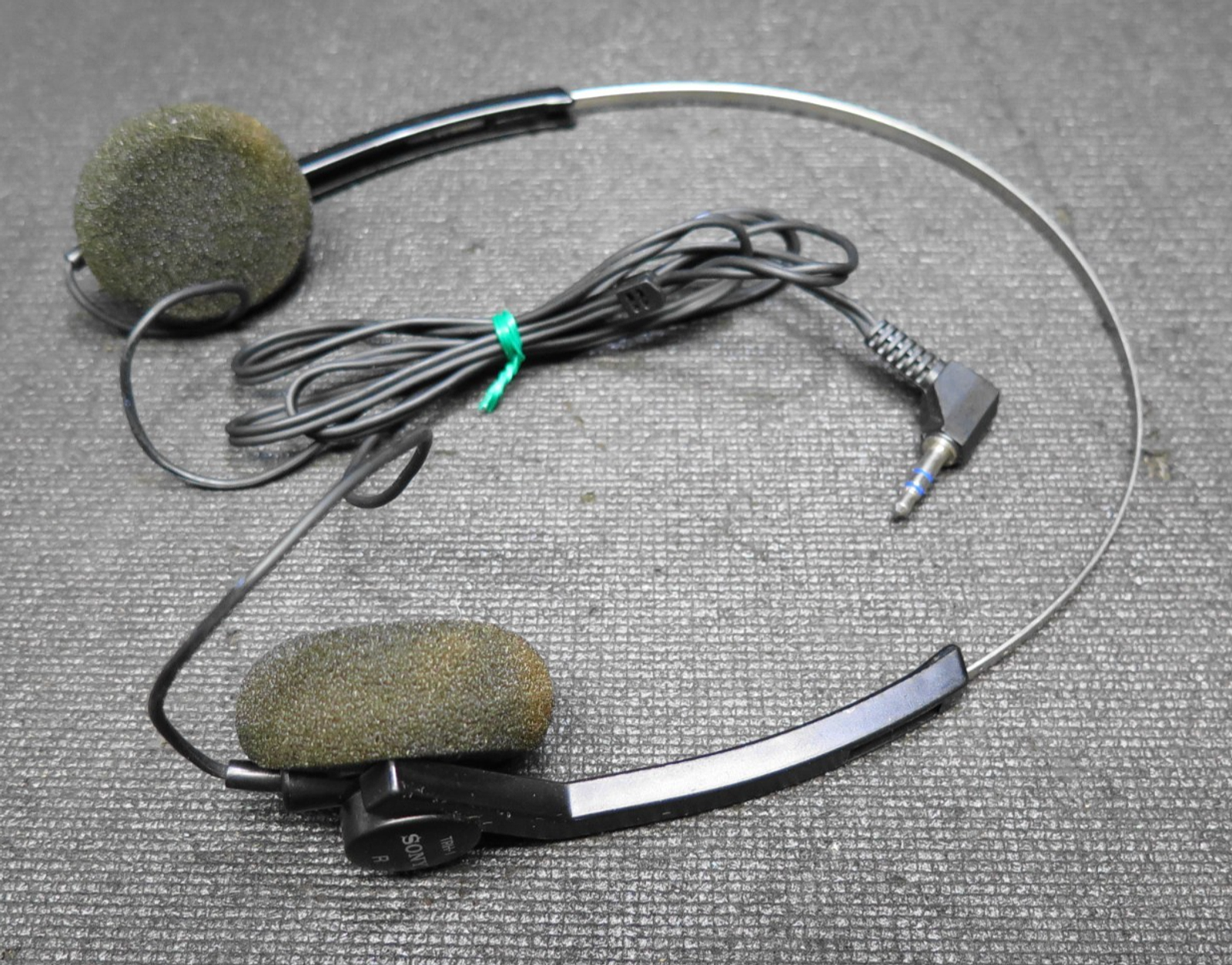 🍊 Vintage Sony TRH-1 Walkman Wired Headphones Foam Pad OEM Earphones - Tested