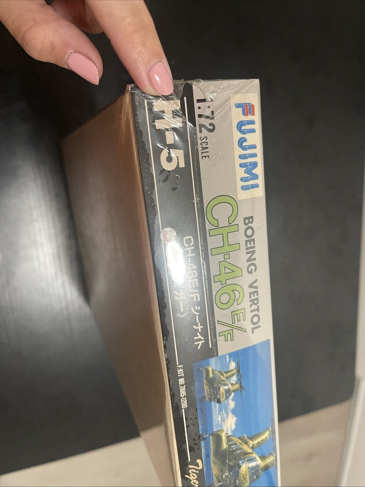 Fujimi 1/72 Scale Boeing Vertol CH-46E/F Seaknight Tiger - Factory Sealed