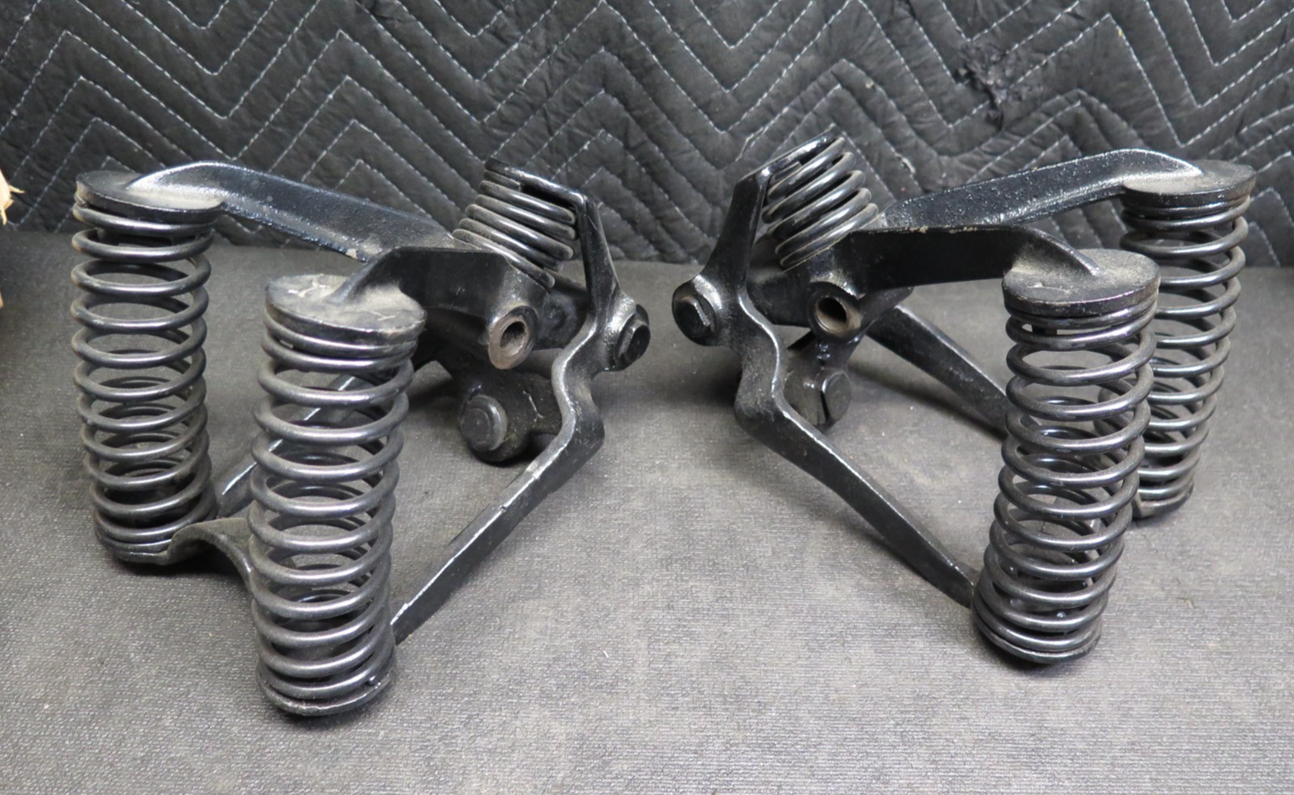 1909 1925 Ford Model T FLOAT-A-FORD REAR SHOCK ABSORBERS D221 & D222