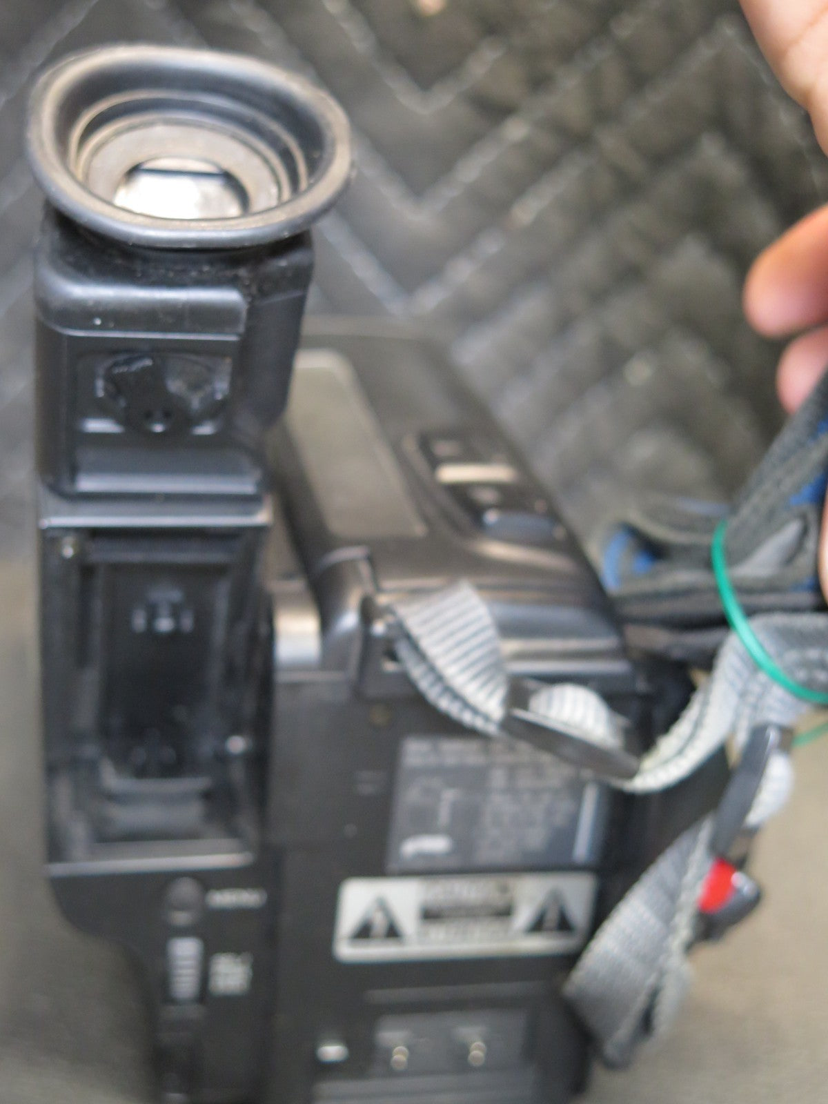Sony Handycam CCD-TR600 Camcorder Hi8 w/ Video Transfer Cable, New Battery