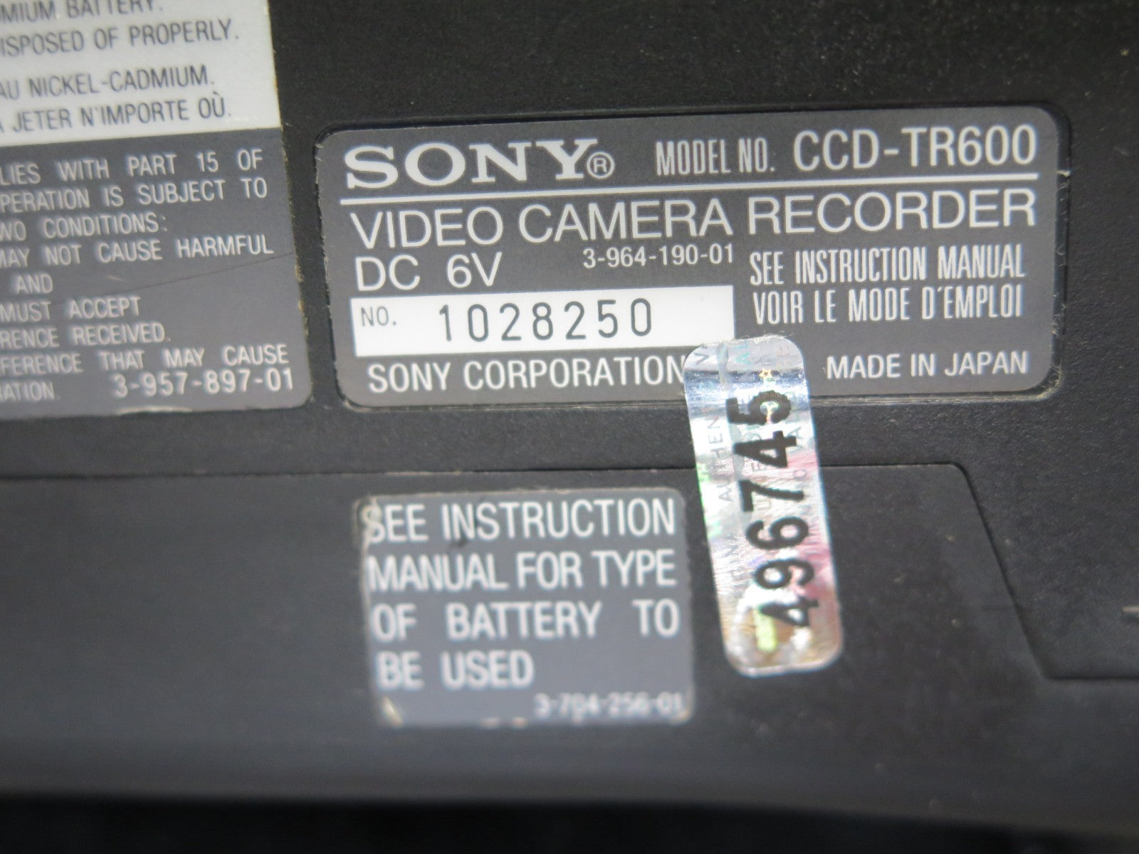 Sony Handycam CCD-TR600 Camcorder Hi8 w/ Video Transfer Cable, New Battery