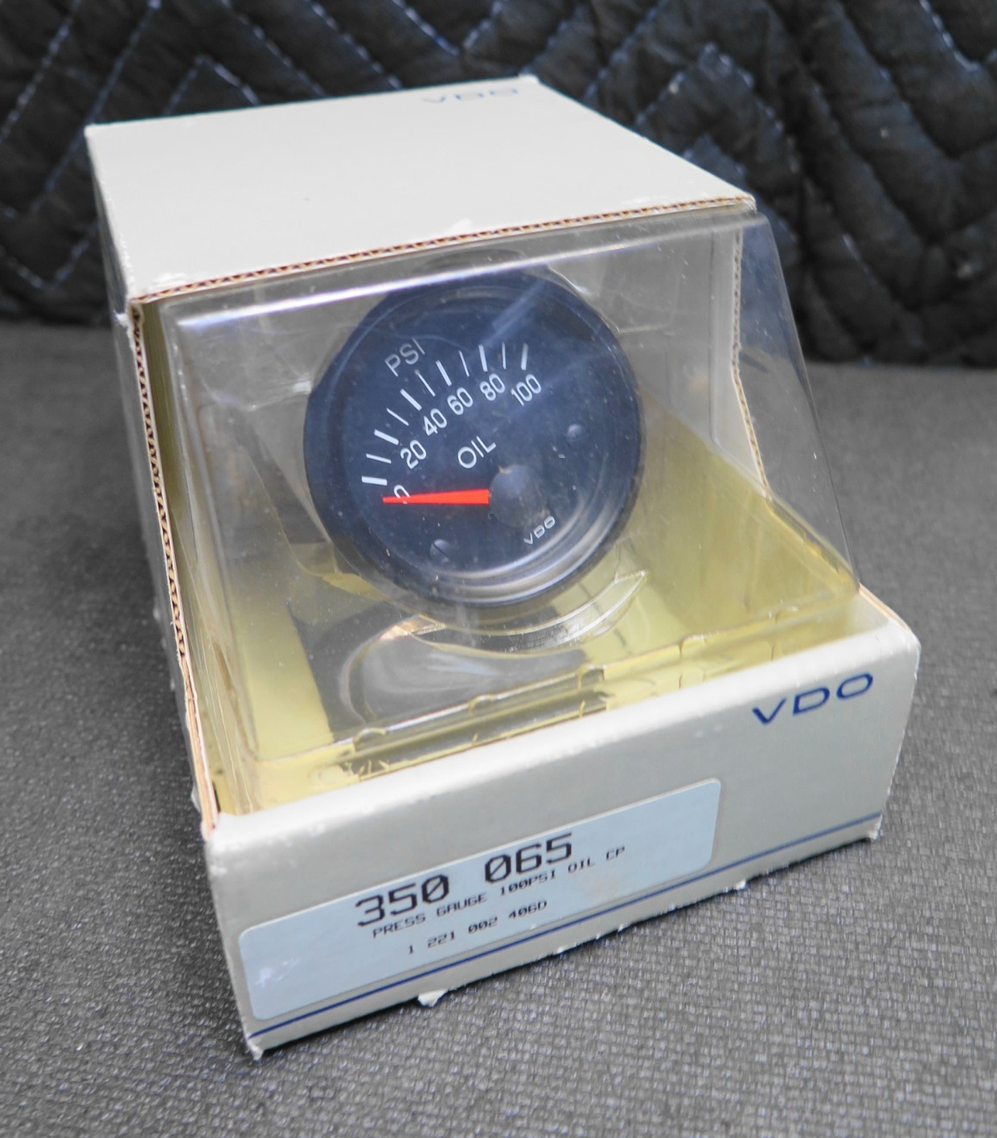 NOS VDO 350-065 Cockpit Series 0-100PSI Oil Pressure Gauge - New in Box!