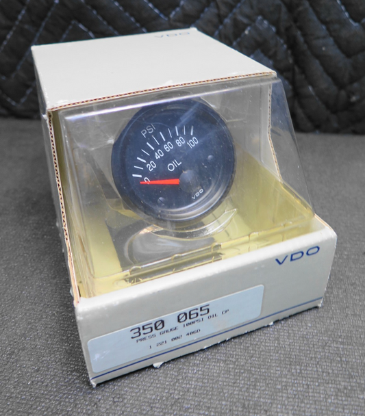 NOS VDO 350-065 Cockpit Series 0-100PSI Oil Pressure Gauge - New in Box!