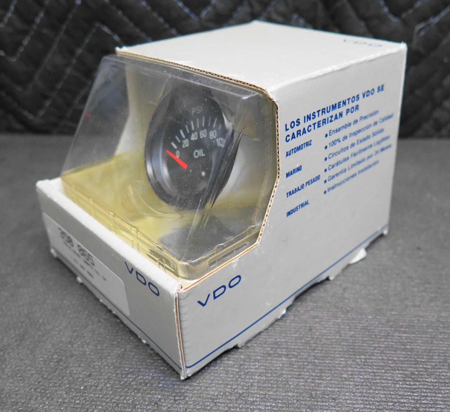 NOS VDO 350-065 Cockpit Series 0-100PSI Oil Pressure Gauge - New in Box!