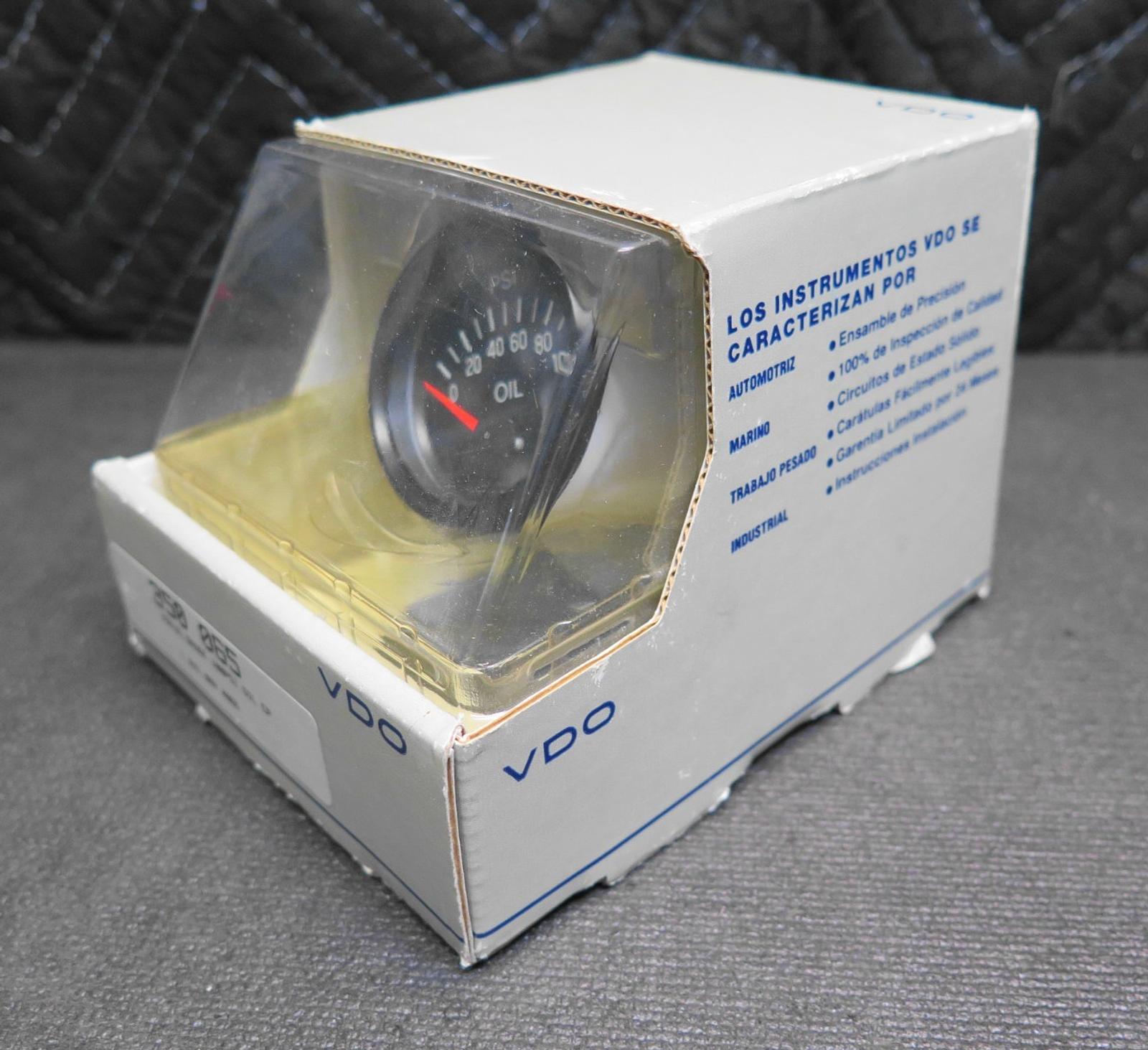 NOS VDO 350-065 Cockpit Series 0-100PSI Oil Pressure Gauge - New in Box!