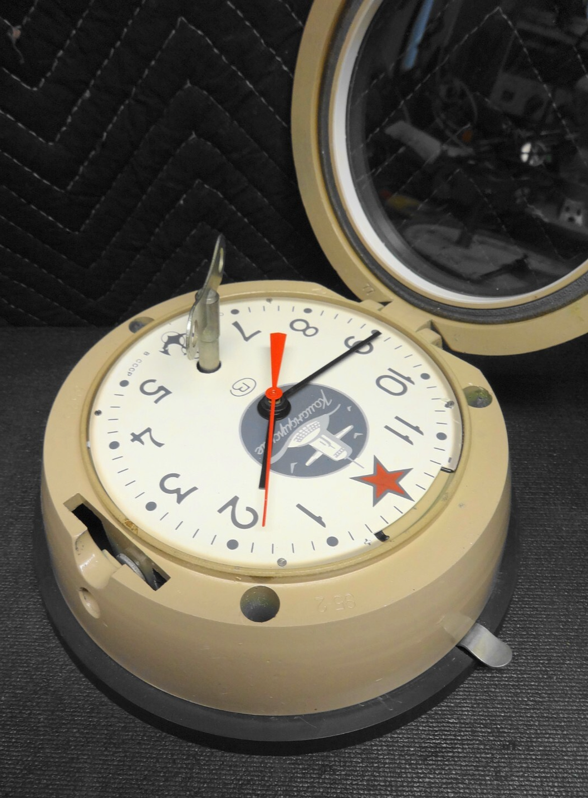 Russian Soviet B CCCP Navy Kauahguyckue Red Star Maritime Submarine Clock & Key