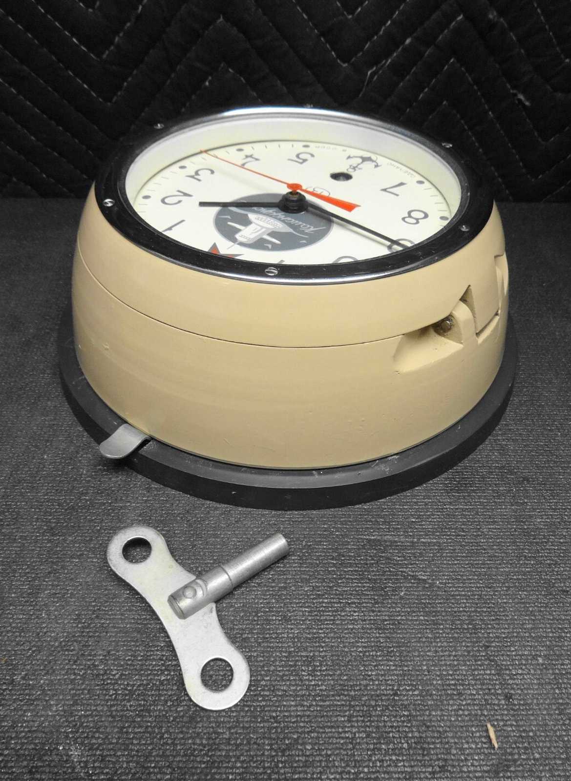 Russian Soviet B CCCP Navy Kauahguyckue Red Star Maritime Submarine Clock & Key