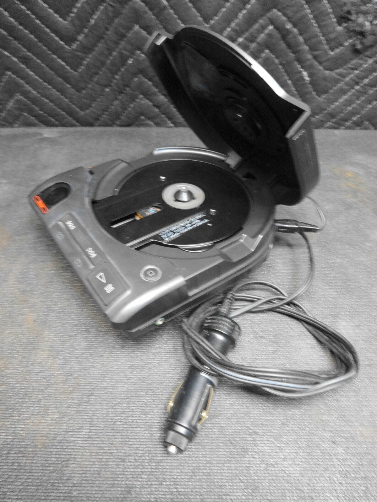 Sony Car CD Player D-600 + CPM-100P Mount Portable Digital Compact Disc WORKING