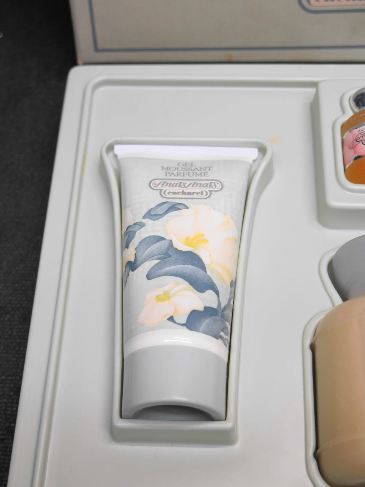 ANAIS ANAIS Cacharel Eau De Parfum 7ml .25fl Oz Gift Set - Lotion, Powder, Wash